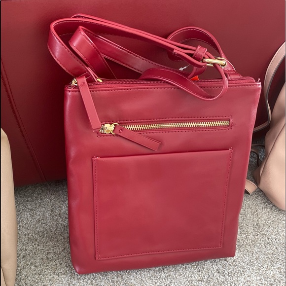 Red Cross body everyday bag - Picture 1 of 3